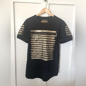 Switch remarkable 100% cotton black tshirt with gold detailing distressing Large